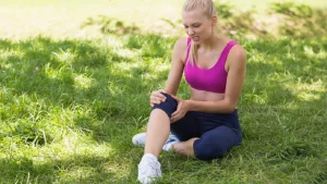 Versamento al Ginocchio: Cause, Cure e Tempi di Recupero