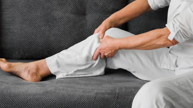 Parestesia agli Arti Inferiori: Sintomi, Cause e Rimedi per Chi Fa Sport